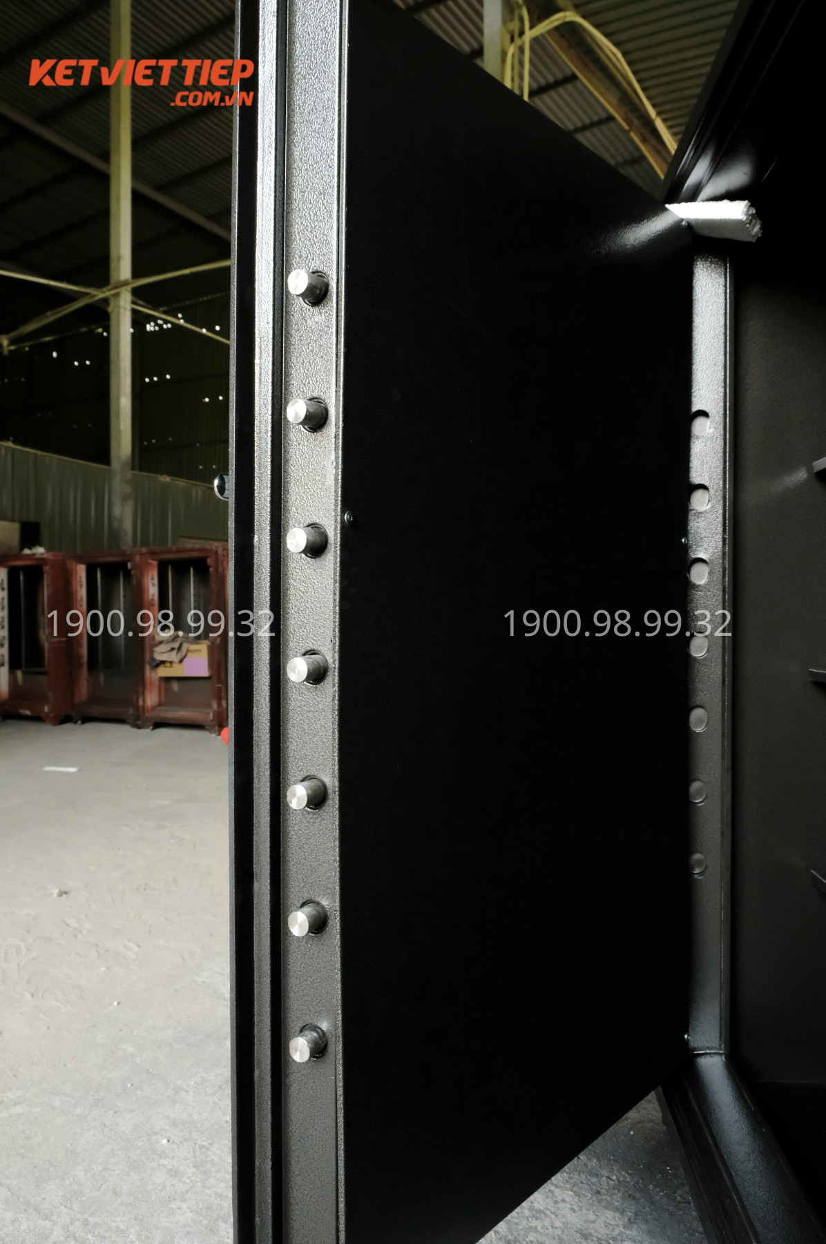 Két Sắt đặt cho Tiệm Vàng