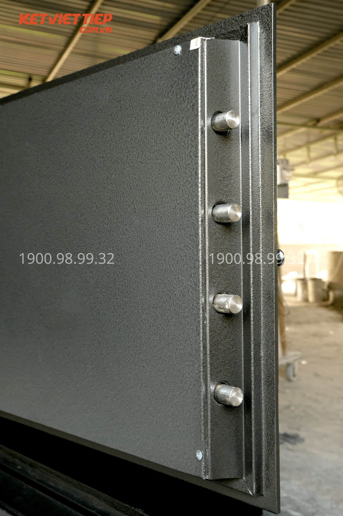 Két Sắt đặt cho Tiệm Vàng