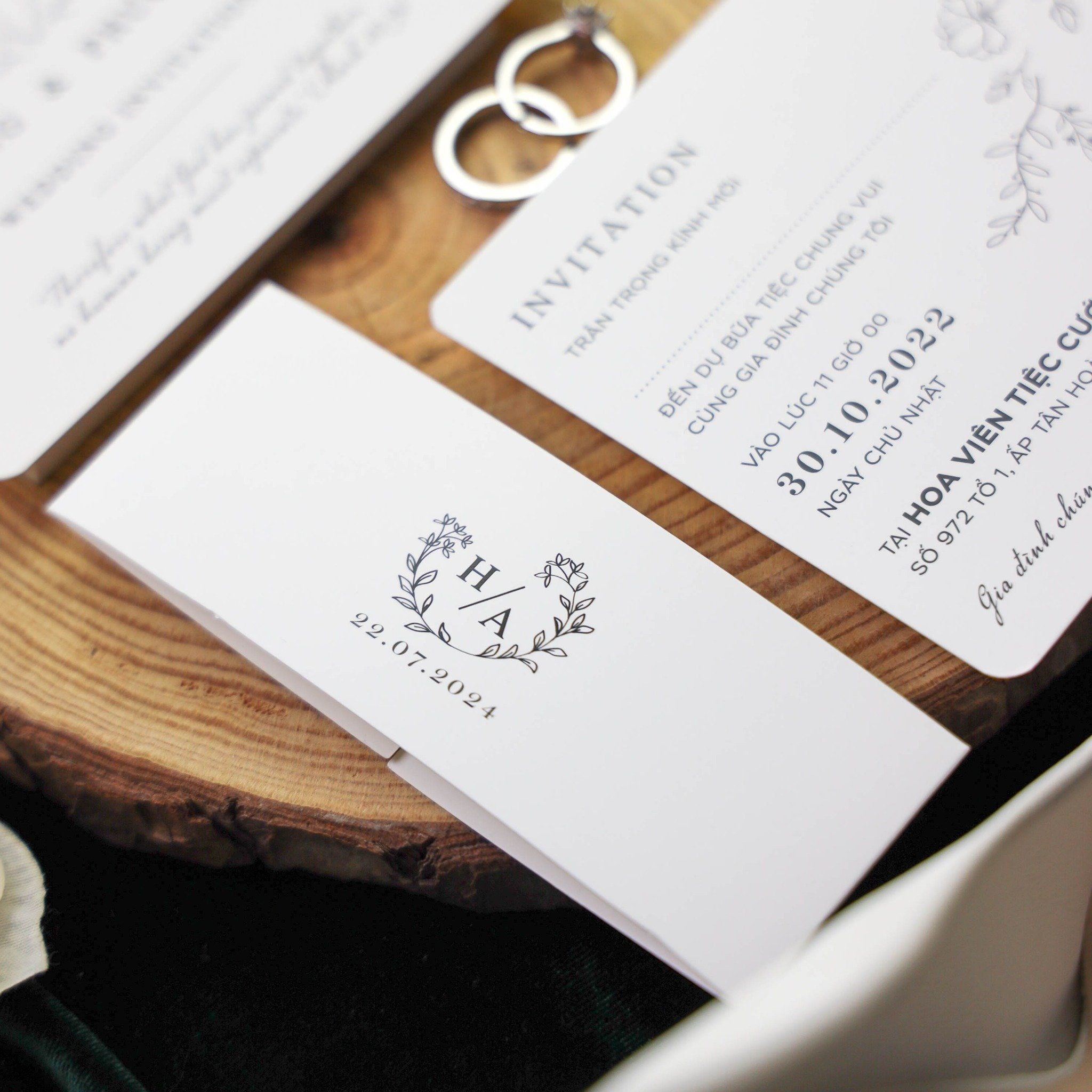  Thiệp Trắng Đen Thanh Lịch – Elegant Monochrome Wedding Card ∞ TD-B0035 