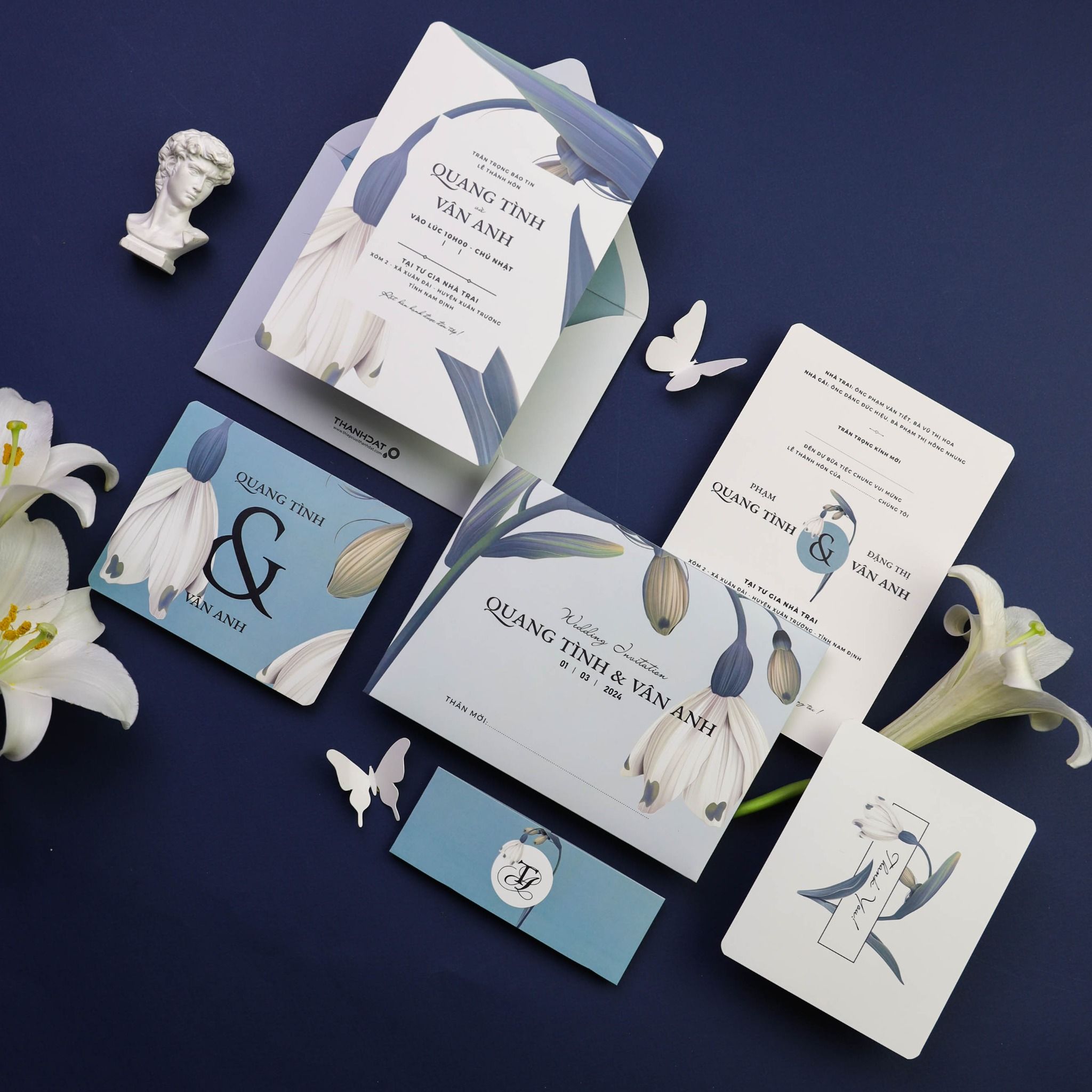  Thiệp Cưới Màu Xanh Nhẹ Nhàng – Gentle Blue Wedding Card ∞ TD-B0036 