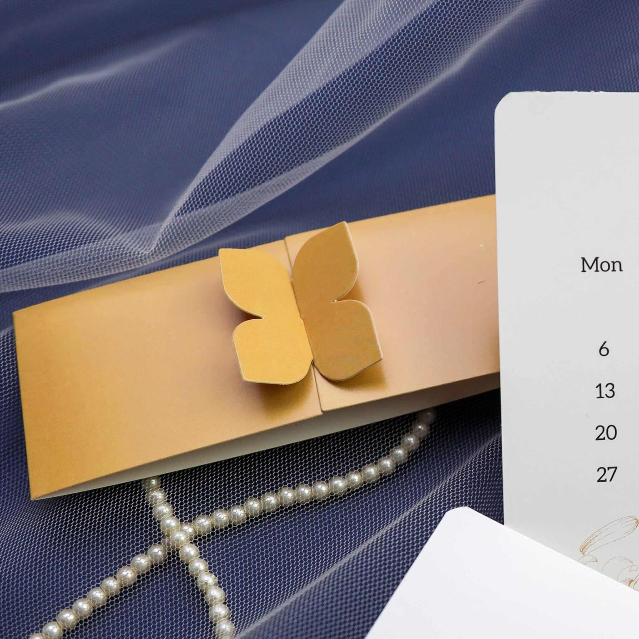  Thiệp Cưới Trắng Vàng Thanh Lịch – Elegant Golden Touch Invitation ∞ TD-B0027 