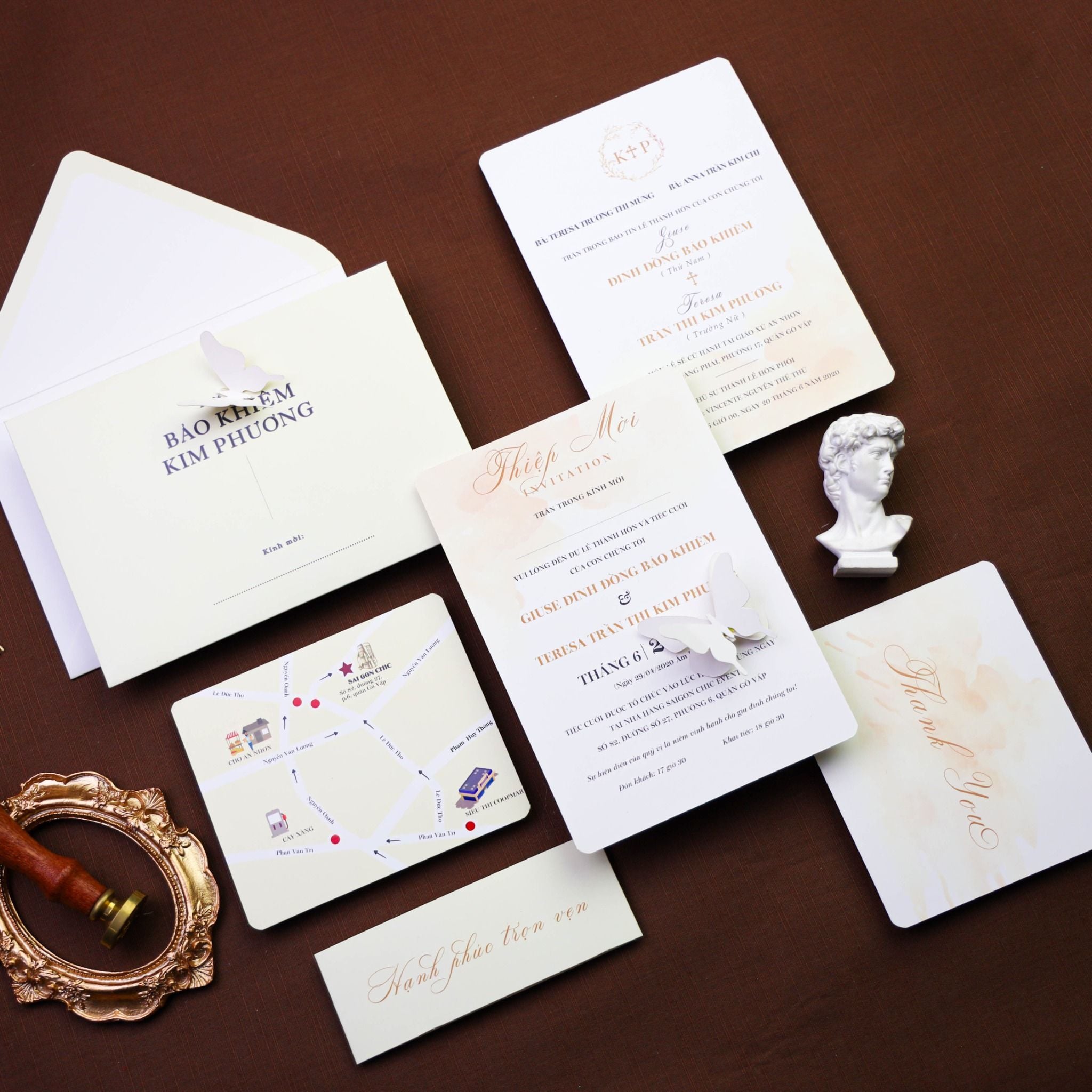  Thiệp Cưới Trắng Kem – Ivory Elegance ∞ TD-B0050 