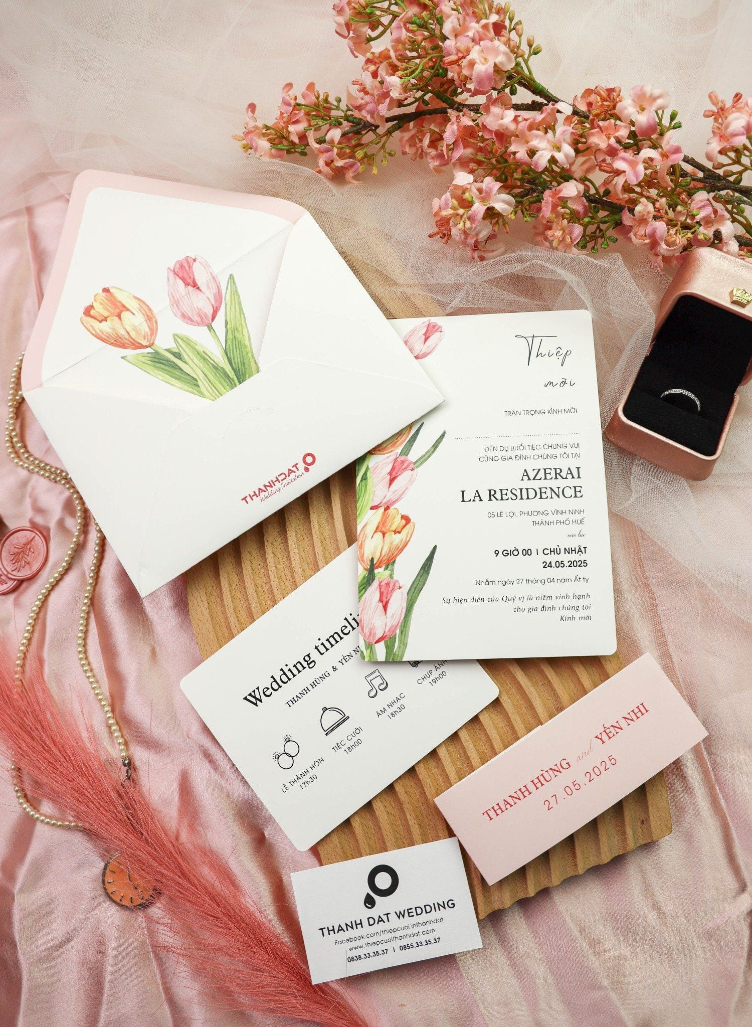  Thiệp Cưới Hoa Tulip, Loài Hoa Biểu Trưng Cho Tình Yêu Và Sự Thanh Lịch ∞ TD-XD0004 