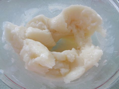 banh-deo-nhan-custard-w-480x360 (1)