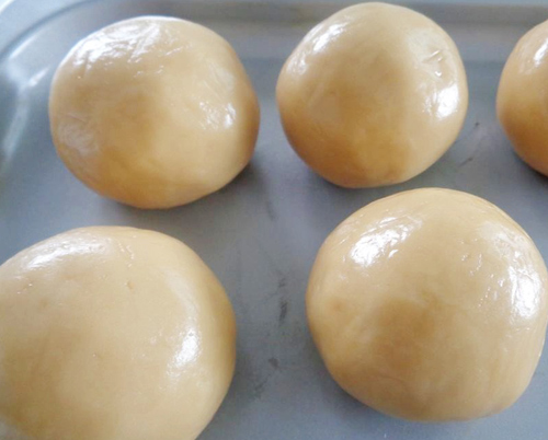 cach-lam-banh-trung-thu-nuong-nhan-dau-xanh-mut-bi-2-phunutoday_vn
