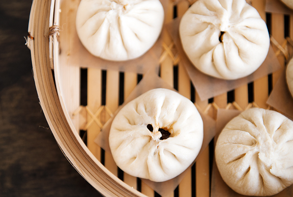 Bí quyết làm bánh bao xá xíu không bị khô với phần nhân sốt BBQ ngon tuyệt - Ảnh 8. Bí quyết làm bánh bao xá xíu không bị khô với phần nhân sốt BBQ ngon tuyệt - Ảnh 8.