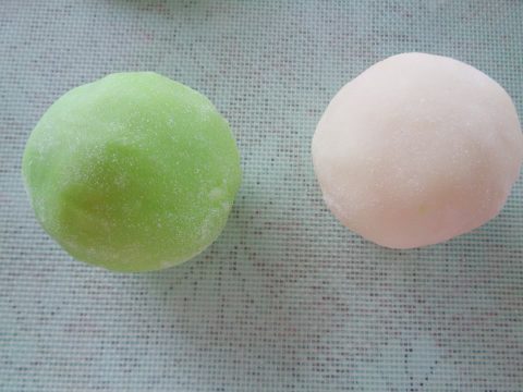 banh-deo-nhan-custard5-480x360