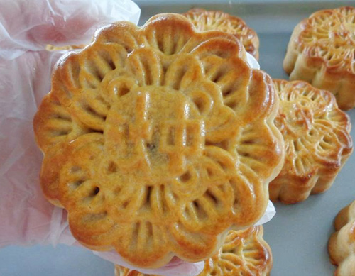 cach-lam-banh-trung-thu-nuong-nhan-dau-xanh-mut-bi-4-phunutoday_vn