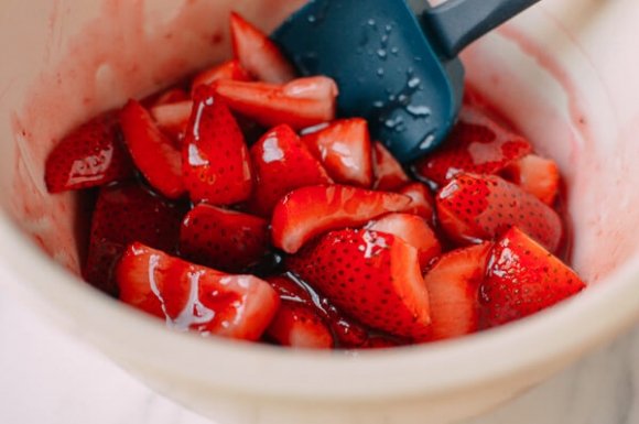 1487330921-148732100636349-strawberry-cheesecake-07-xahoi.com.vn-w600-h399