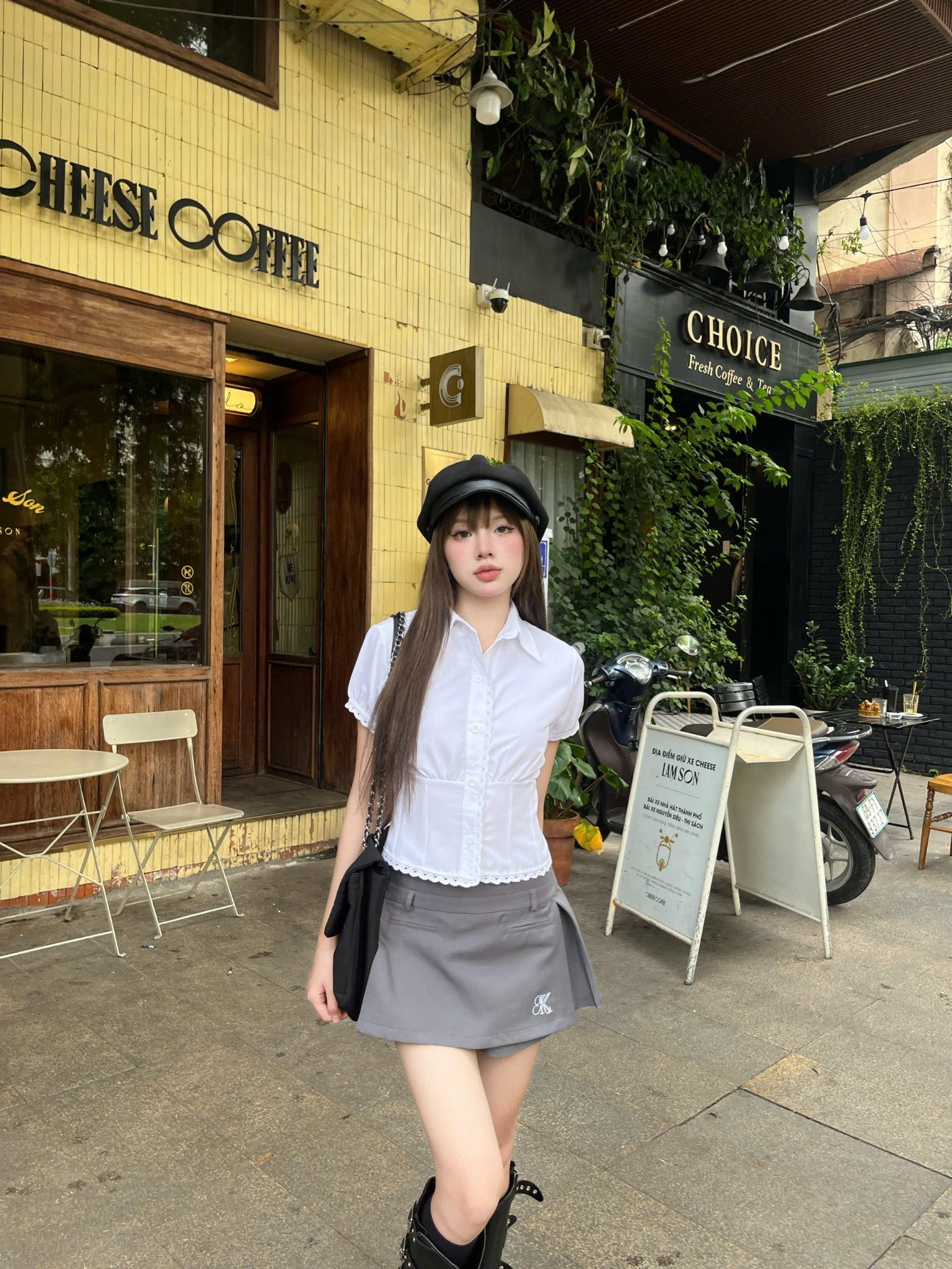  Áo sơ mi trắng phối ren Kara tay ngắn cộc 
