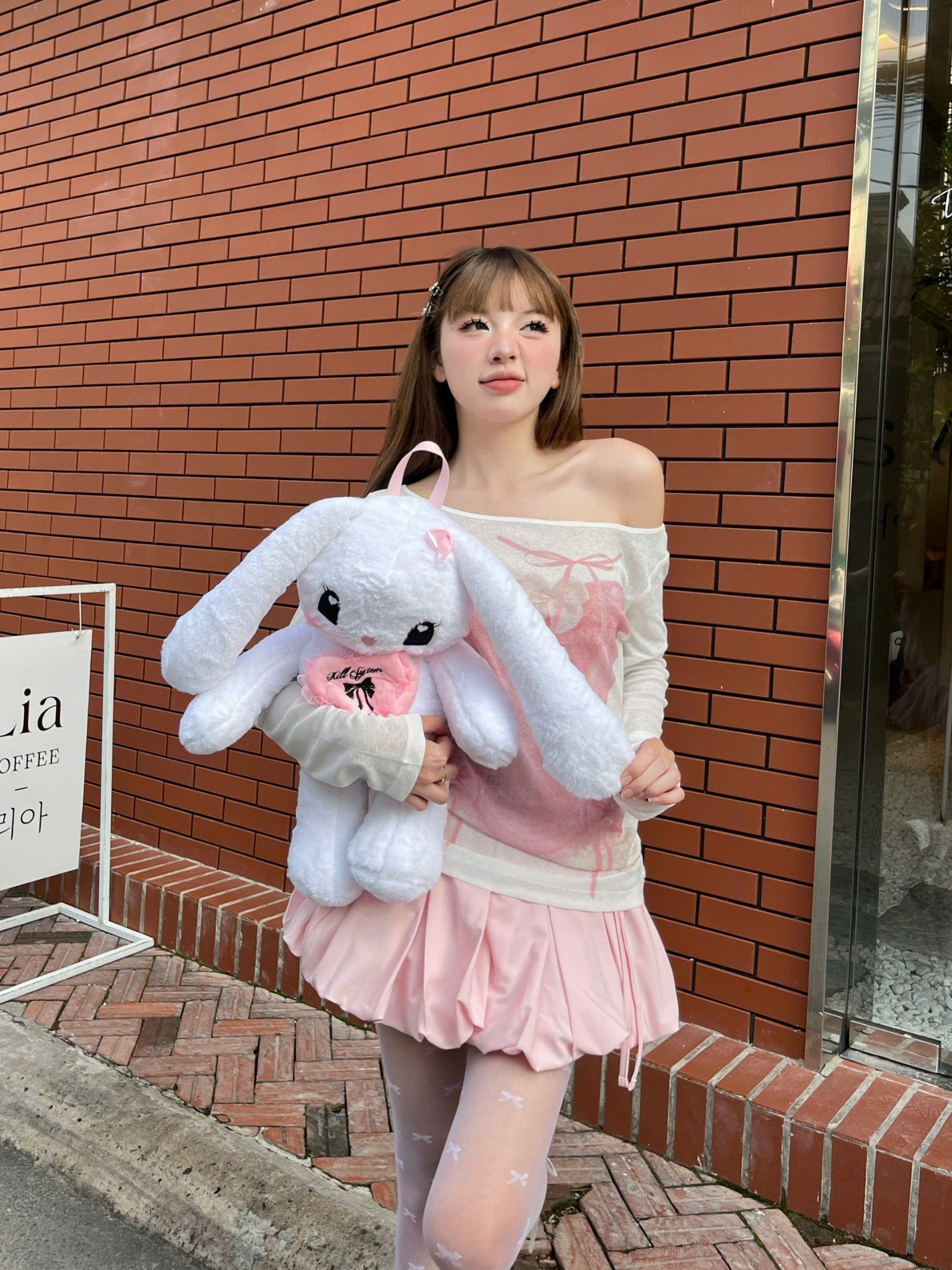  Balo gấu bông Jennie Babe hình thỏ trắng trái tim dây quai đeo Kill System 