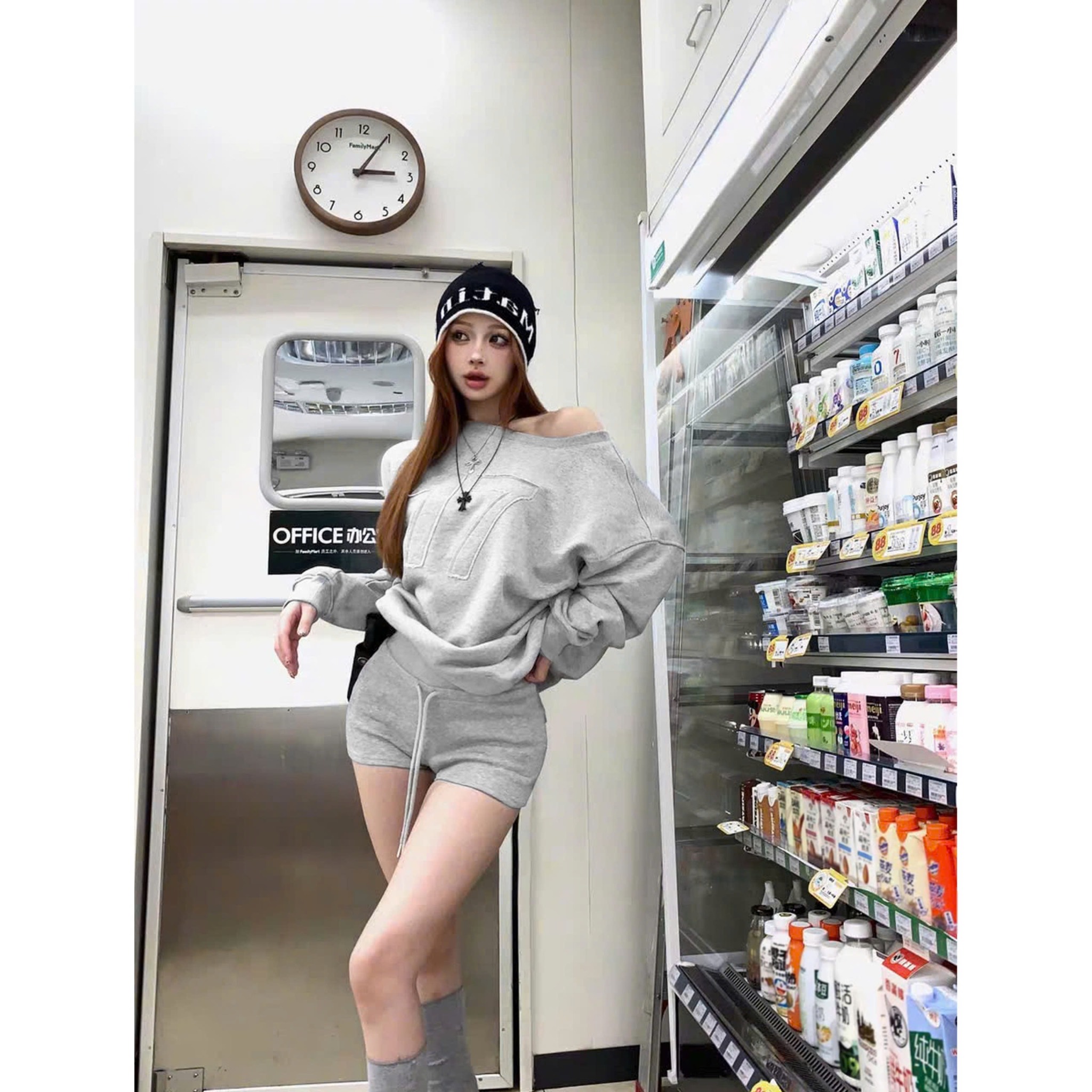  Áo sweater nỉ bông lệch vai 17 Seventeen hình may nổi killsystem 