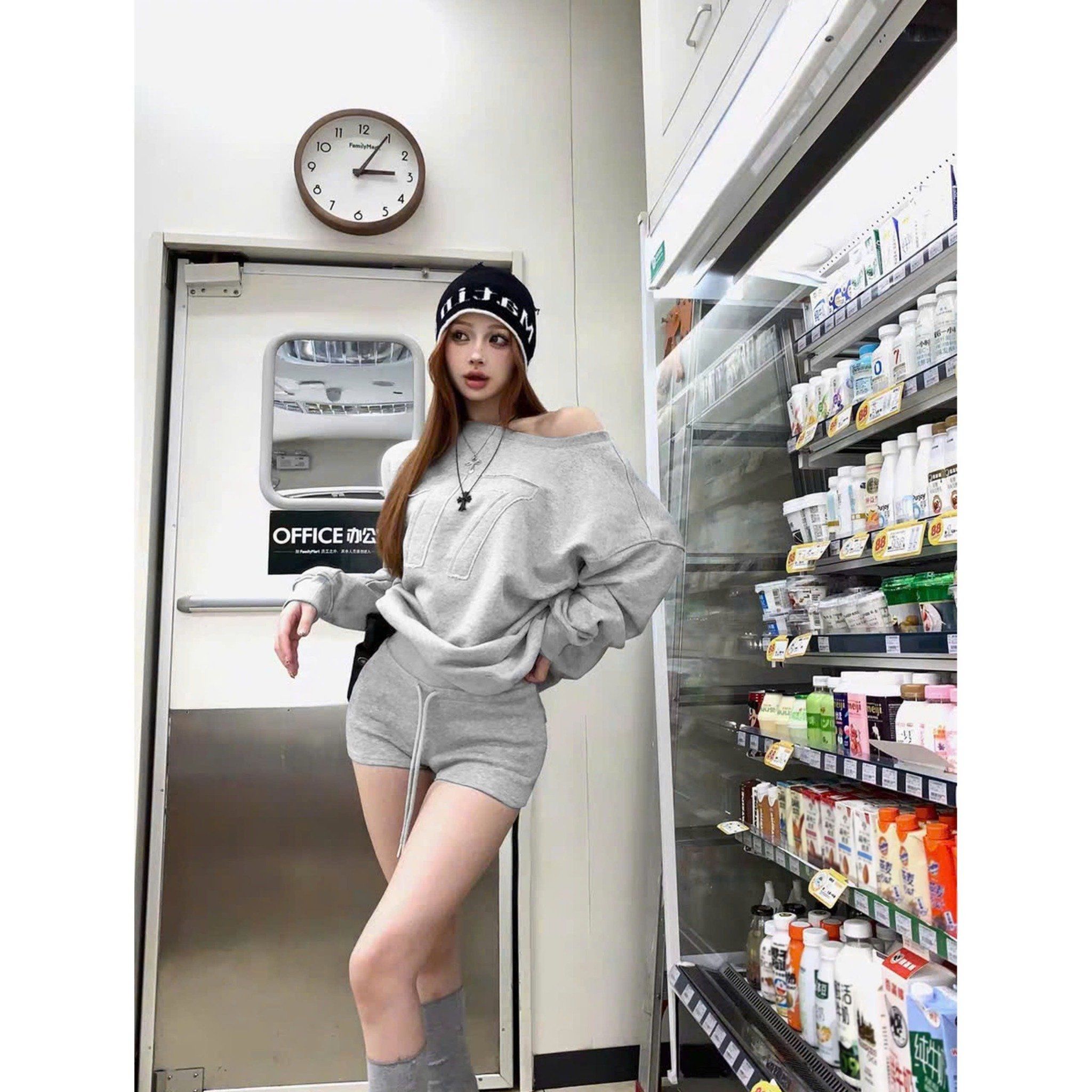  Áo sweater nỉ bông lệch vai 17 Seventeen hình may nổi killsystem 
