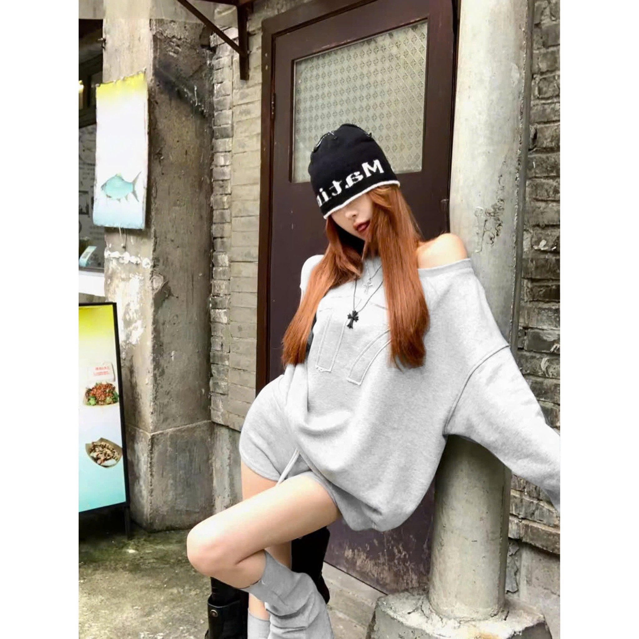  Áo sweater nỉ bông lệch vai 17 Seventeen hình may nổi killsystem 