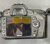  Nikon D90 18-200mm F3.5-5.6 Vr cũ 