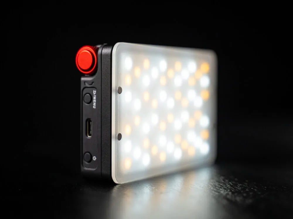 AputureMC PRO 8Light Kit磁着設計撮影ライト充電ケース付き MC Pro 8-Light Kit | Aputure