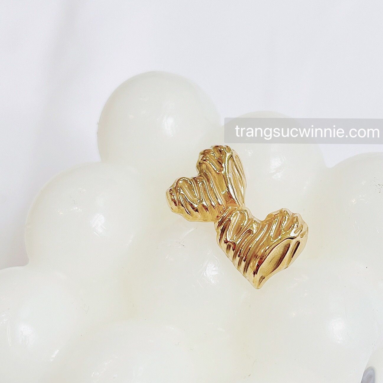  Hoa tai titan Tim Silky 