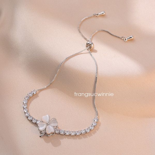  Lắc tay titan Clover opal xoay 