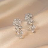  Hoa tai titan Tường Vy 