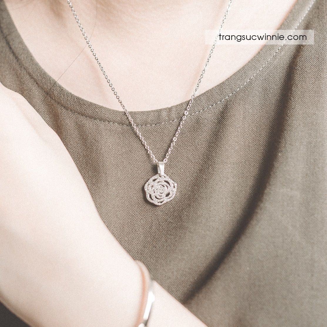  Dây chuyền titan Camellia matte 