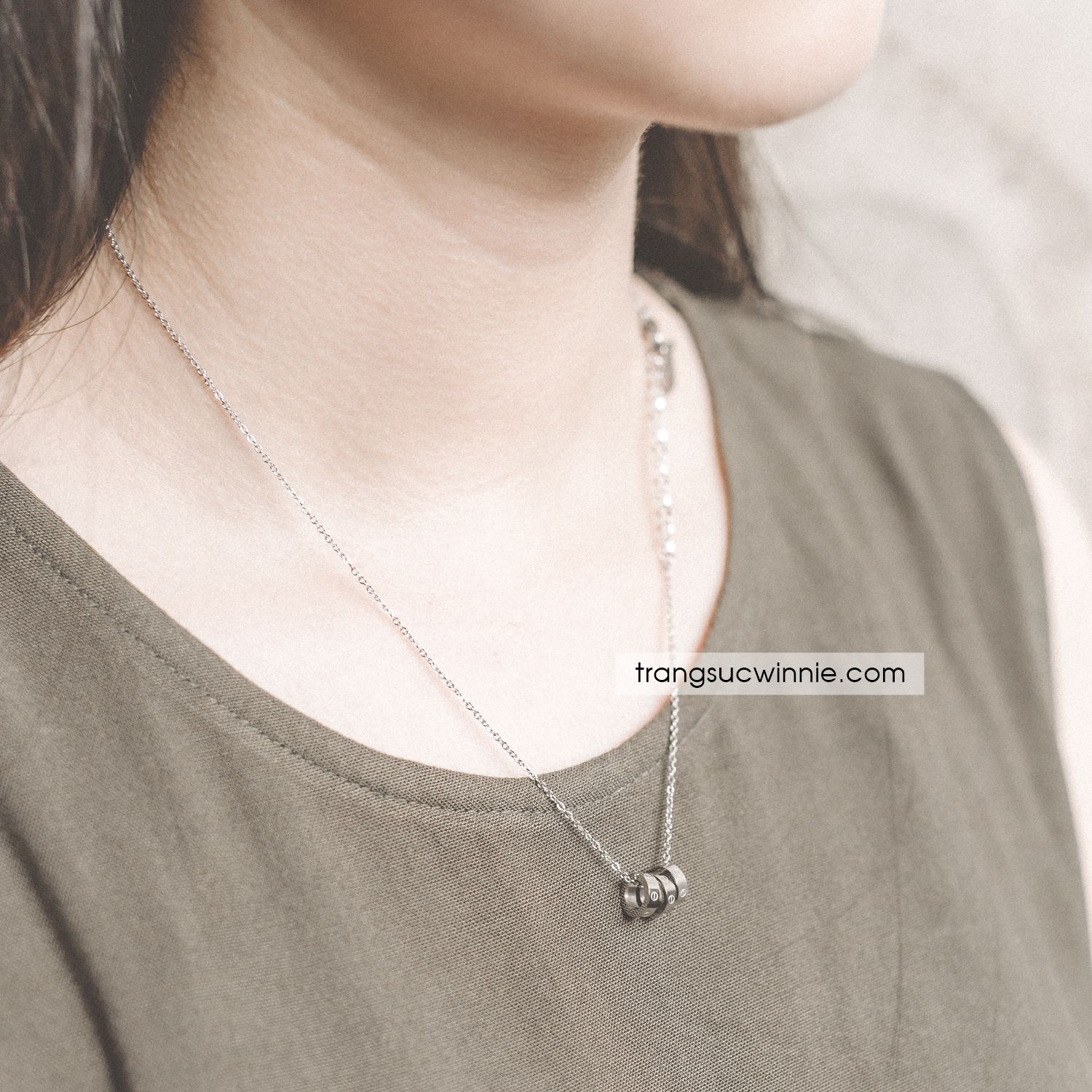  Dây chuyền titan Trible B 