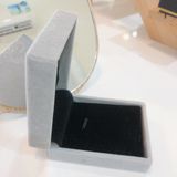  Hộp hoa nhung xám CN 