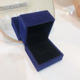  Hộp hoa nhung xanh V 