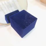  Hộp hoa nhung xanh V 