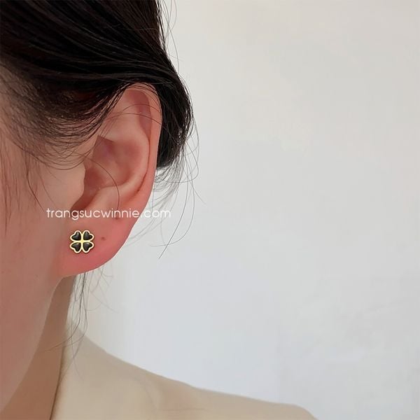  Hoa tai titan Bi Clover đen 