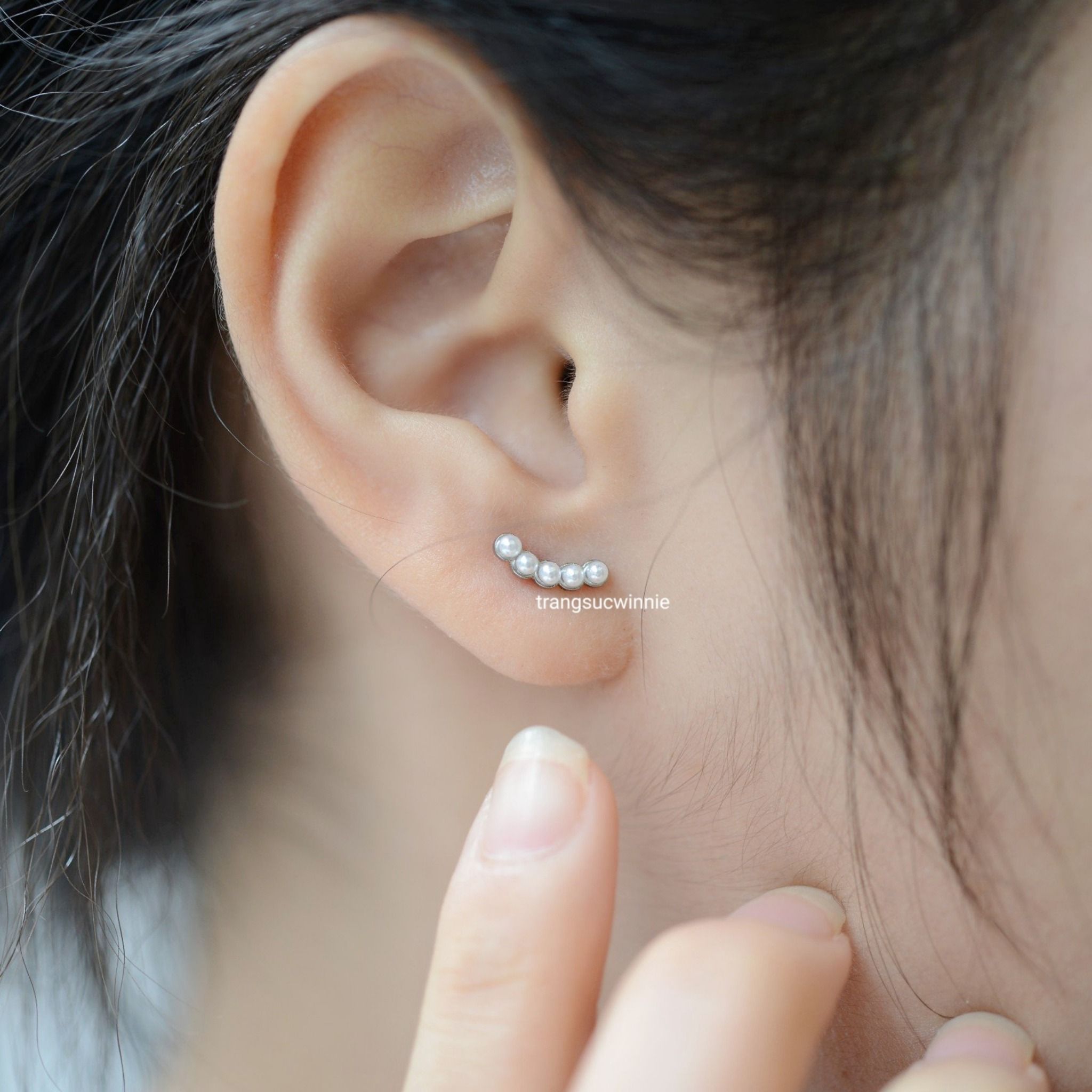  Hoa tai titan Bi ngọc trai cười 