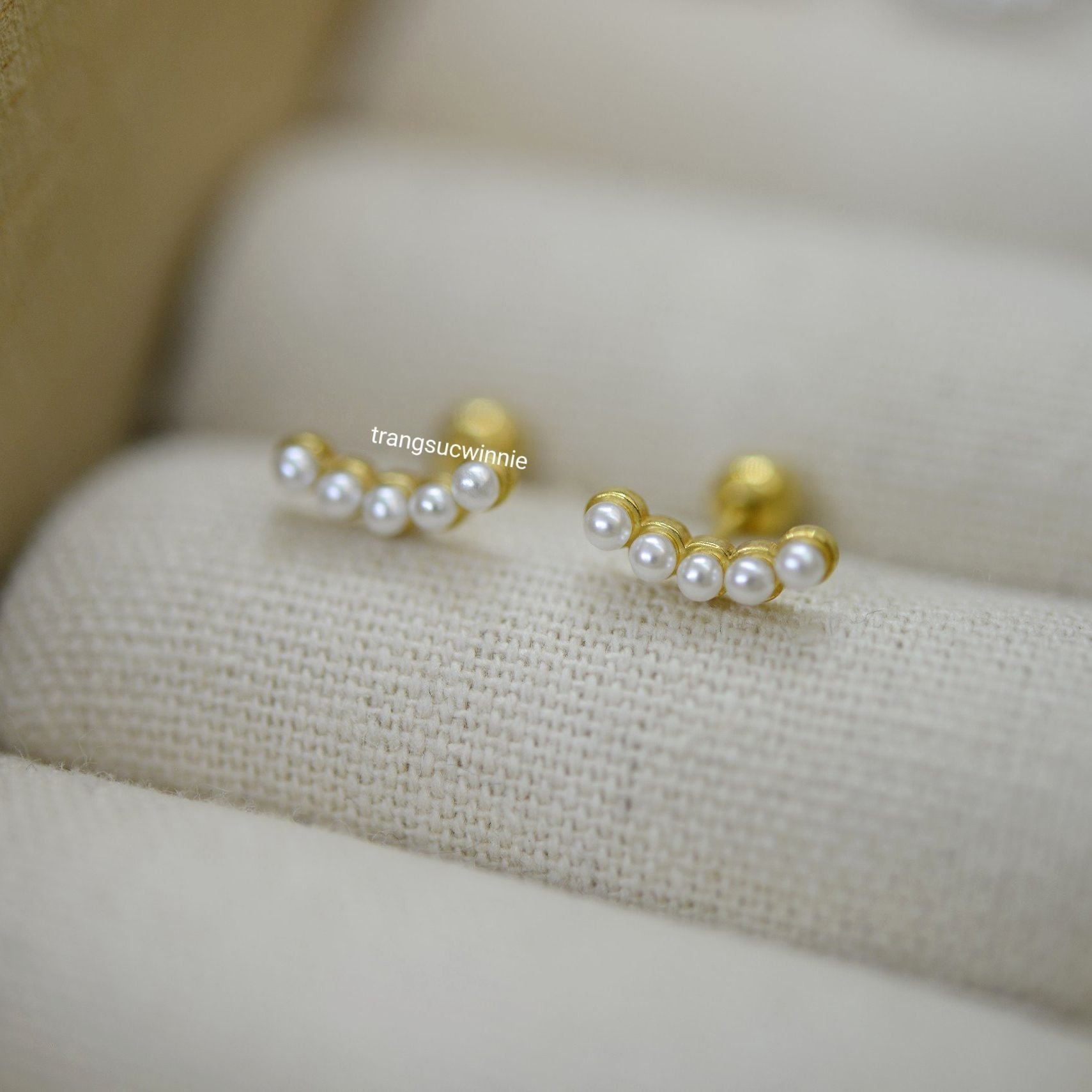  Hoa tai titan Bi ngọc trai cười 