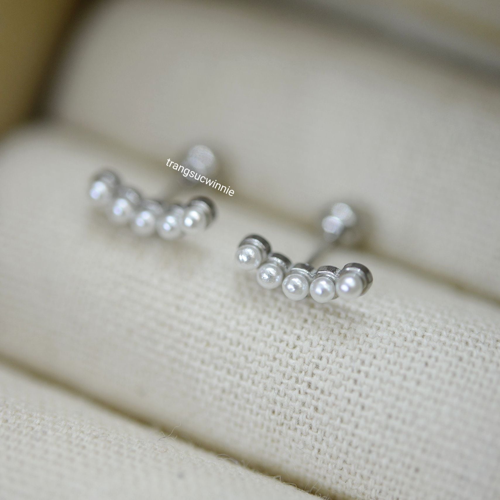  Hoa tai titan Bi ngọc trai cười 