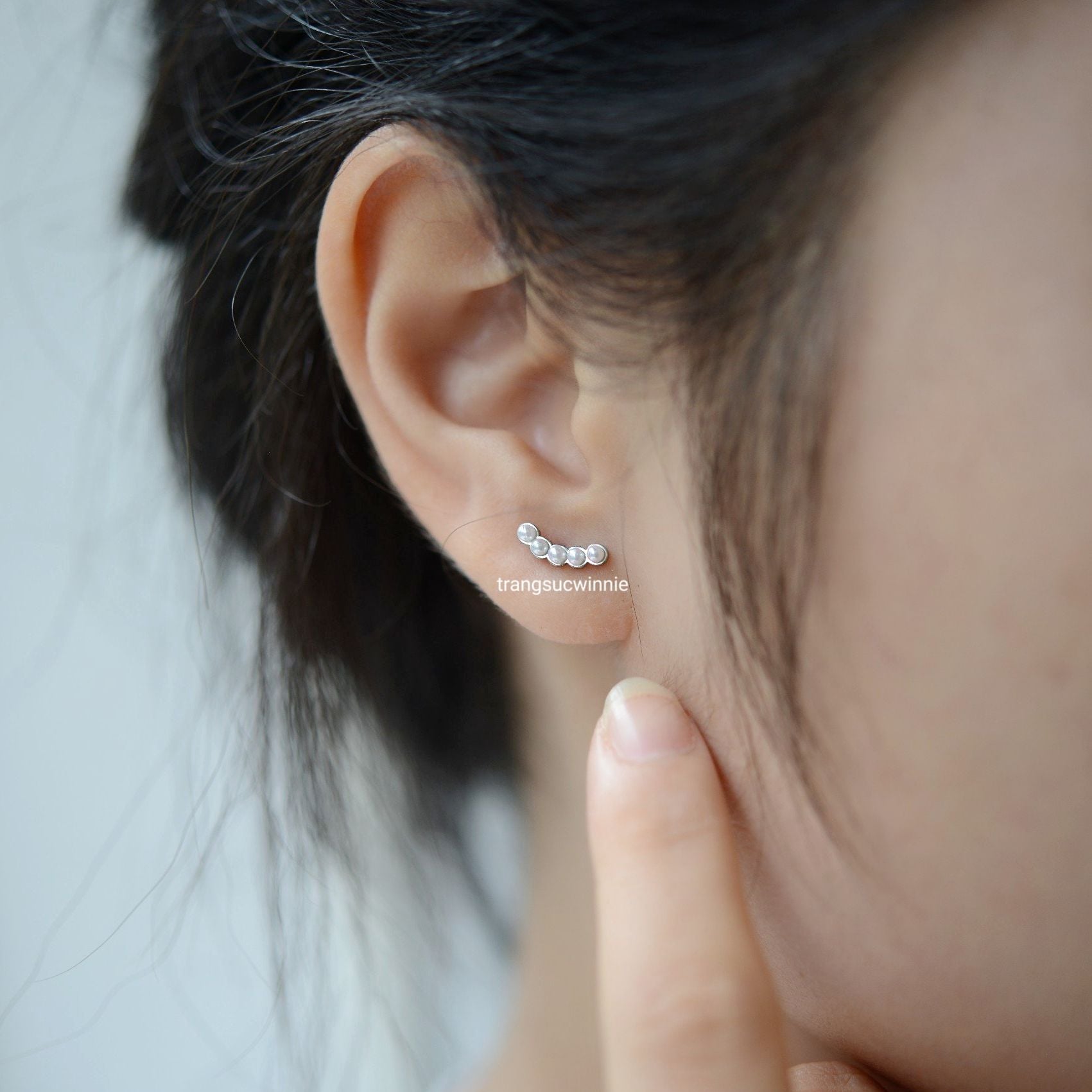  Hoa tai titan Bi ngọc trai cười 