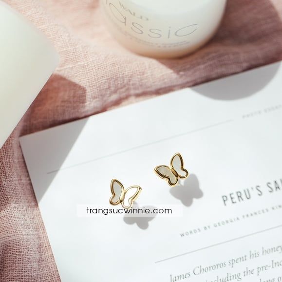  Hoa tai titan Bướm xà cừ 