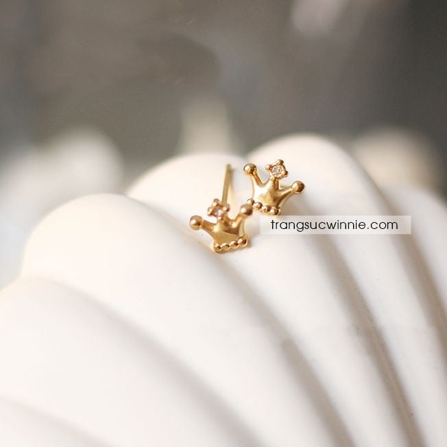  Hoa tai titan Crown 