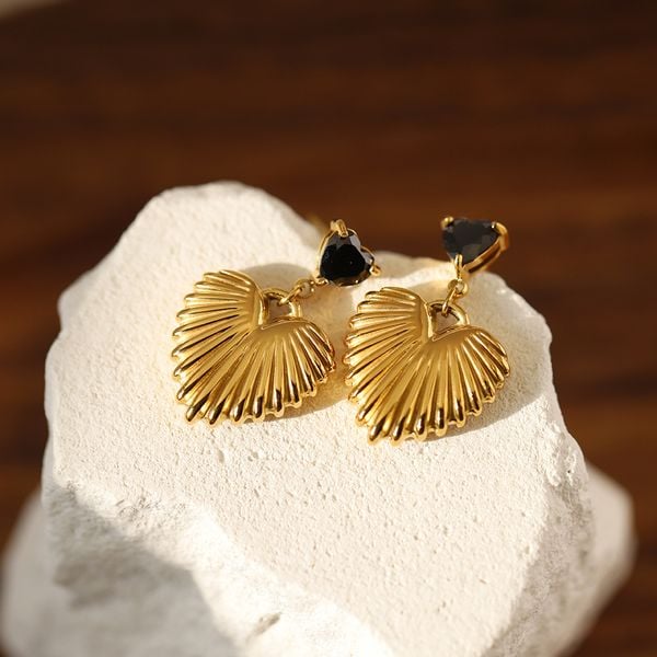  Hoa tai Titan Ms. Love 