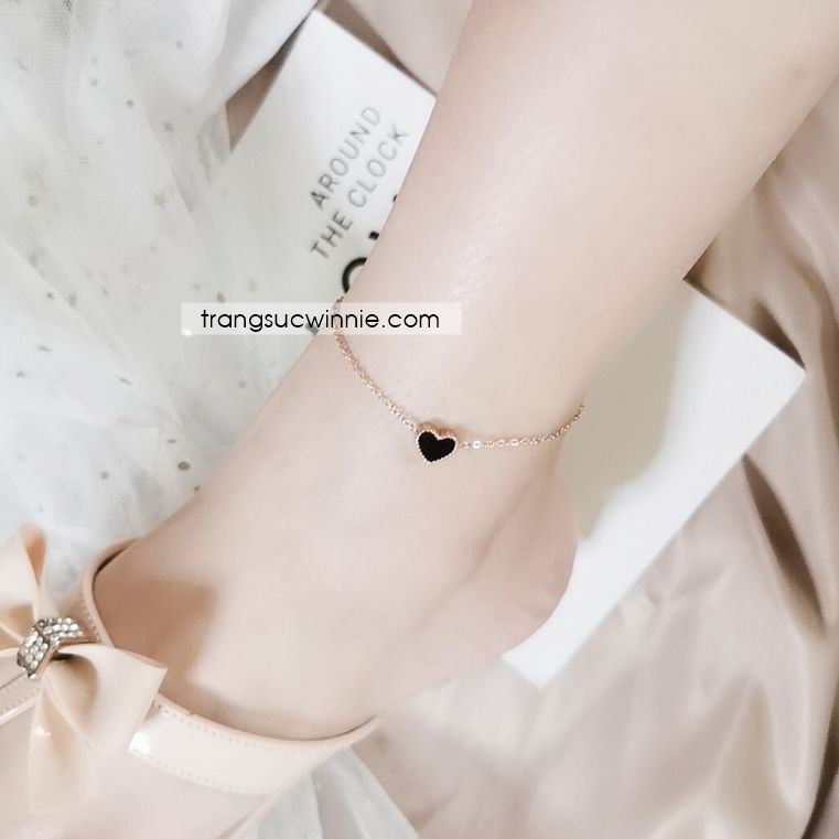  Lắc chân titan tim đỏ đen 