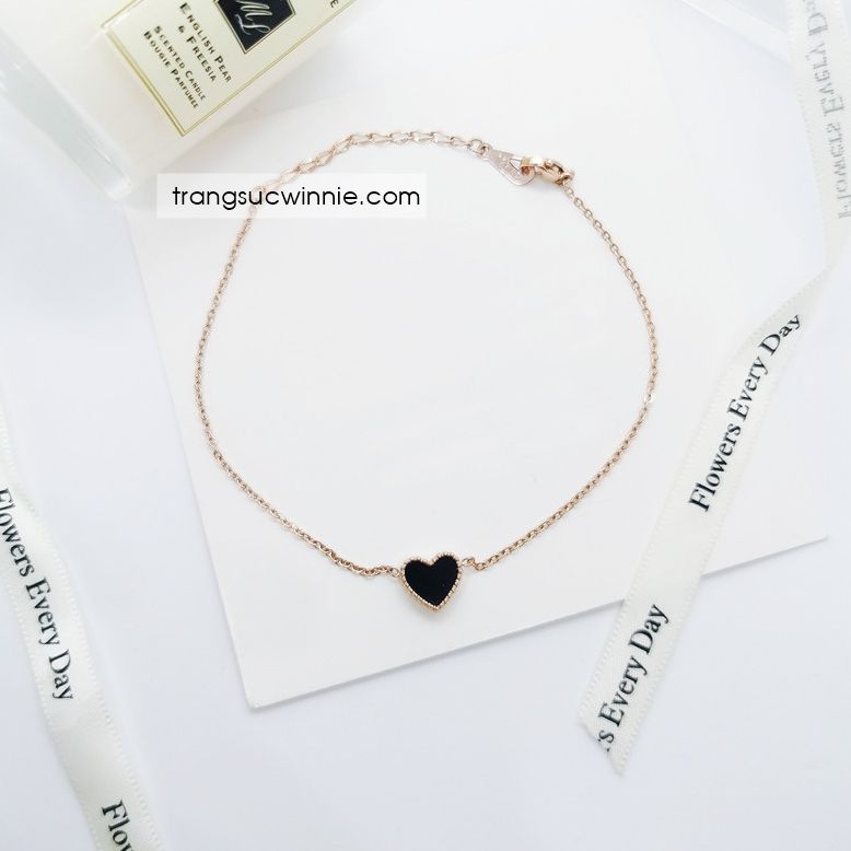  Lắc chân titan tim đỏ đen 