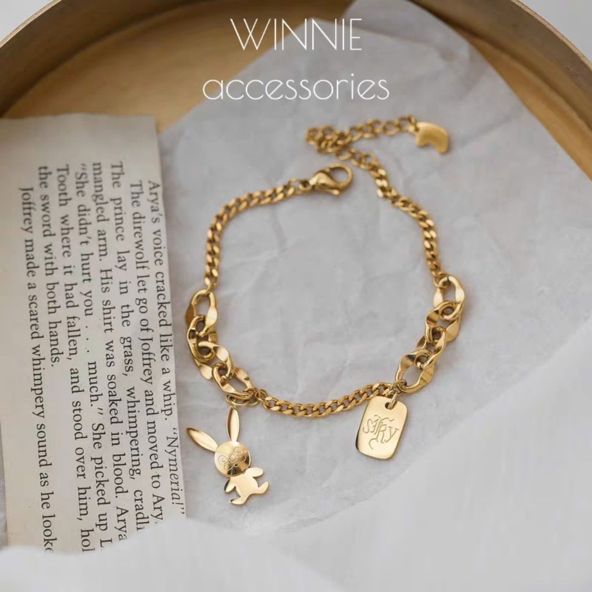  Lắc tay titan Bunny 