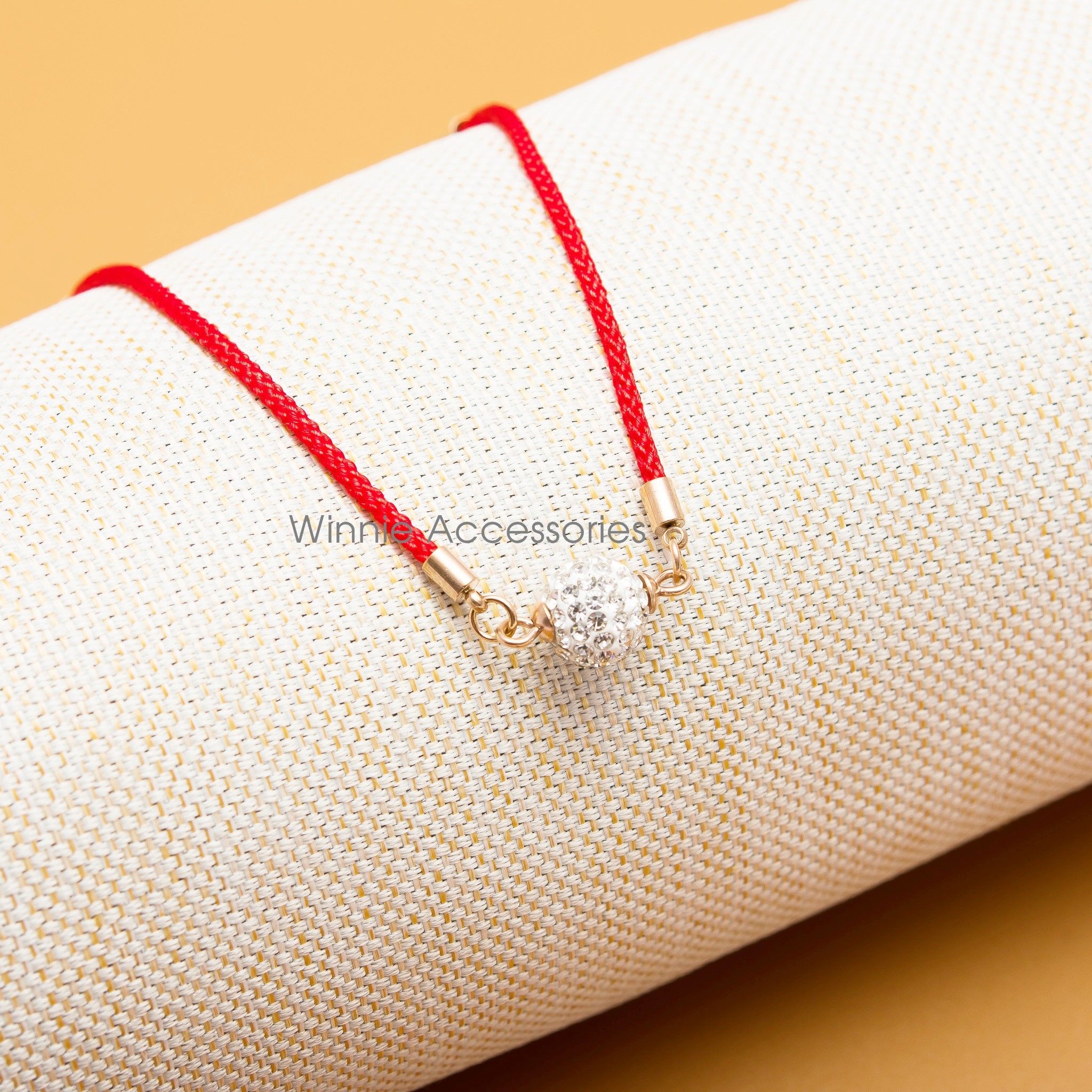  Lắc tay titan Charm redline trắng 