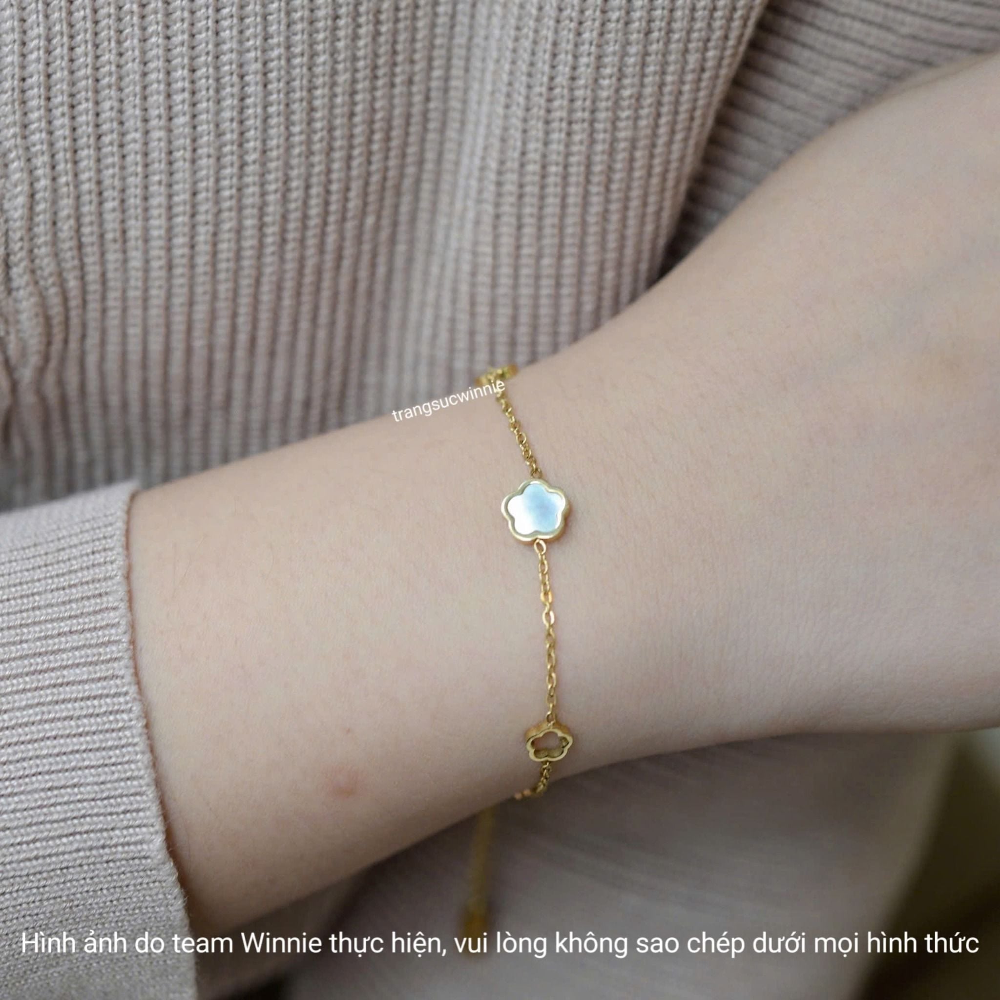  Lắc tay titan Hoa xà cừ 