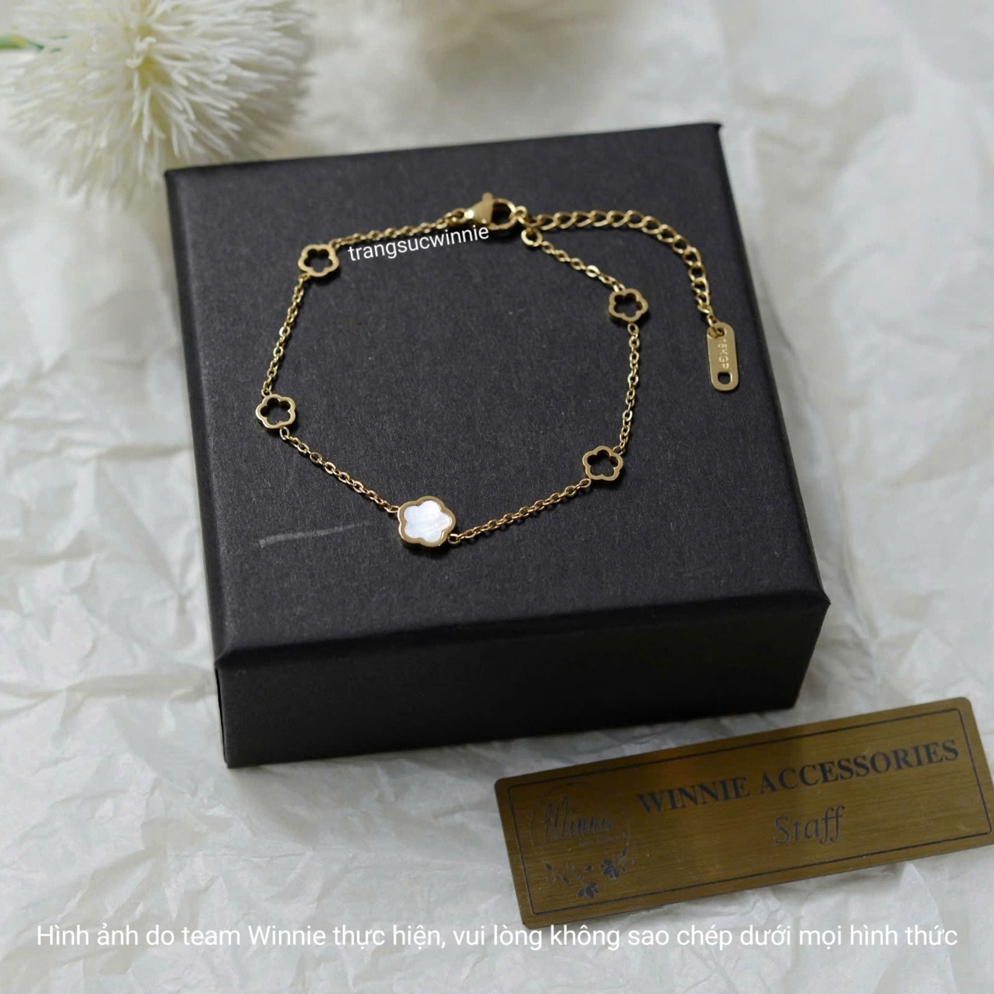  Lắc tay titan Hoa xà cừ 