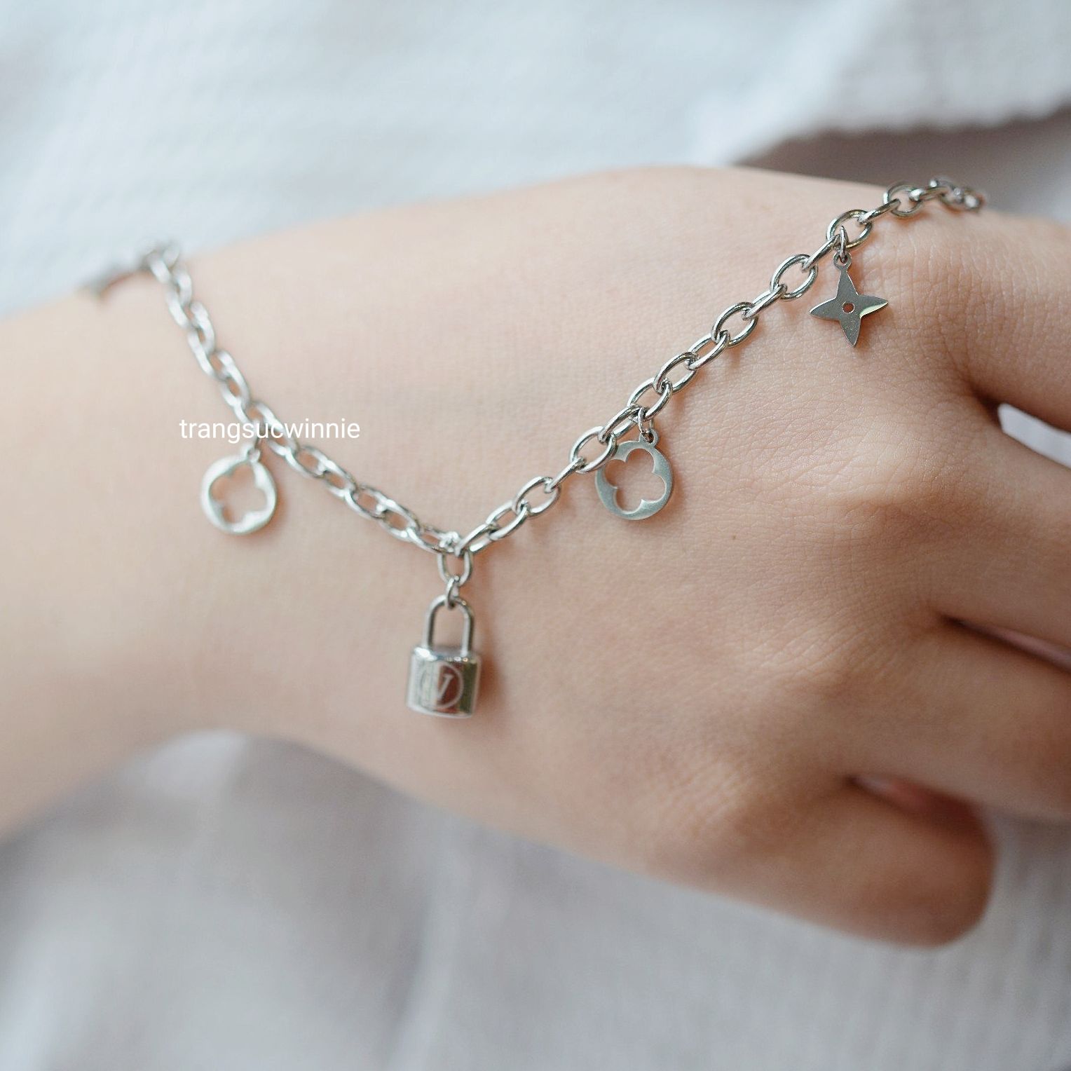  Lắc tay titan Louis key 