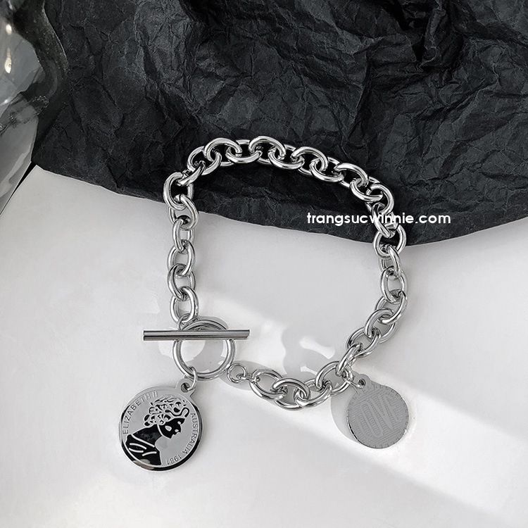  Lắc tay titan Love Queen 