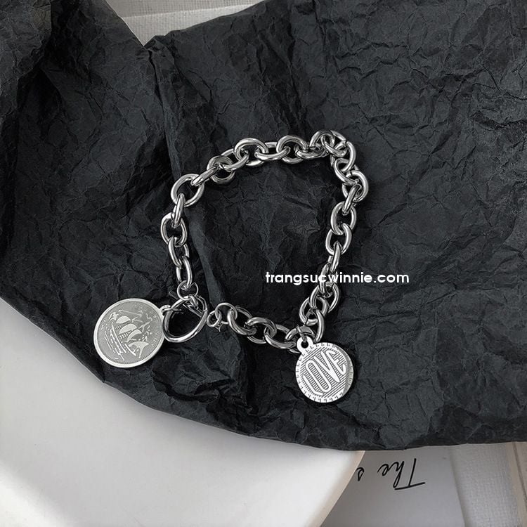  Lắc tay titan Love Queen 