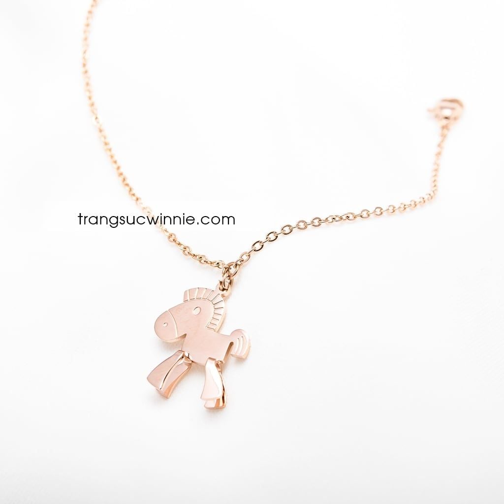  Lắc tay titan Pony 