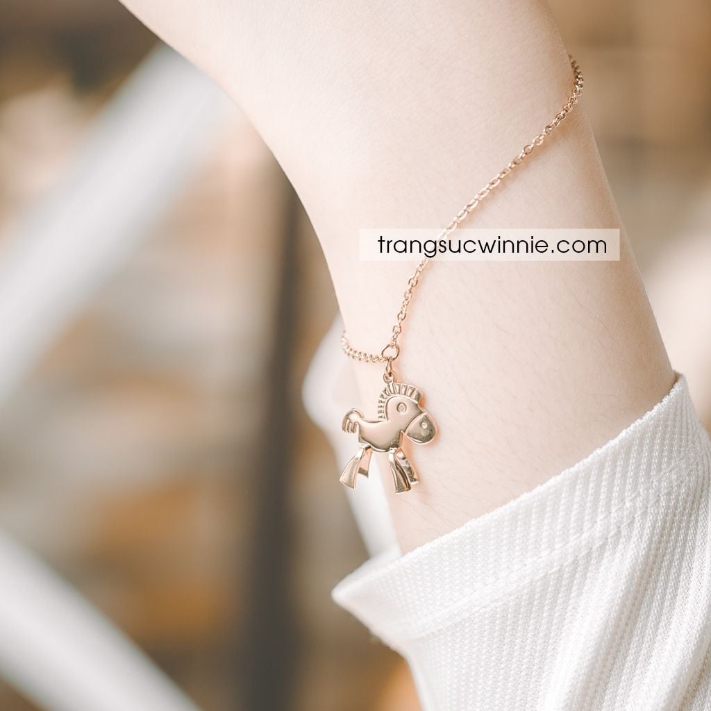  Lắc tay titan Pony 