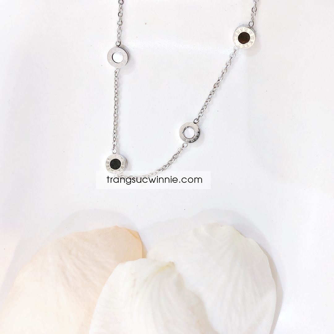  Lắc tay titan Roman Tiny 