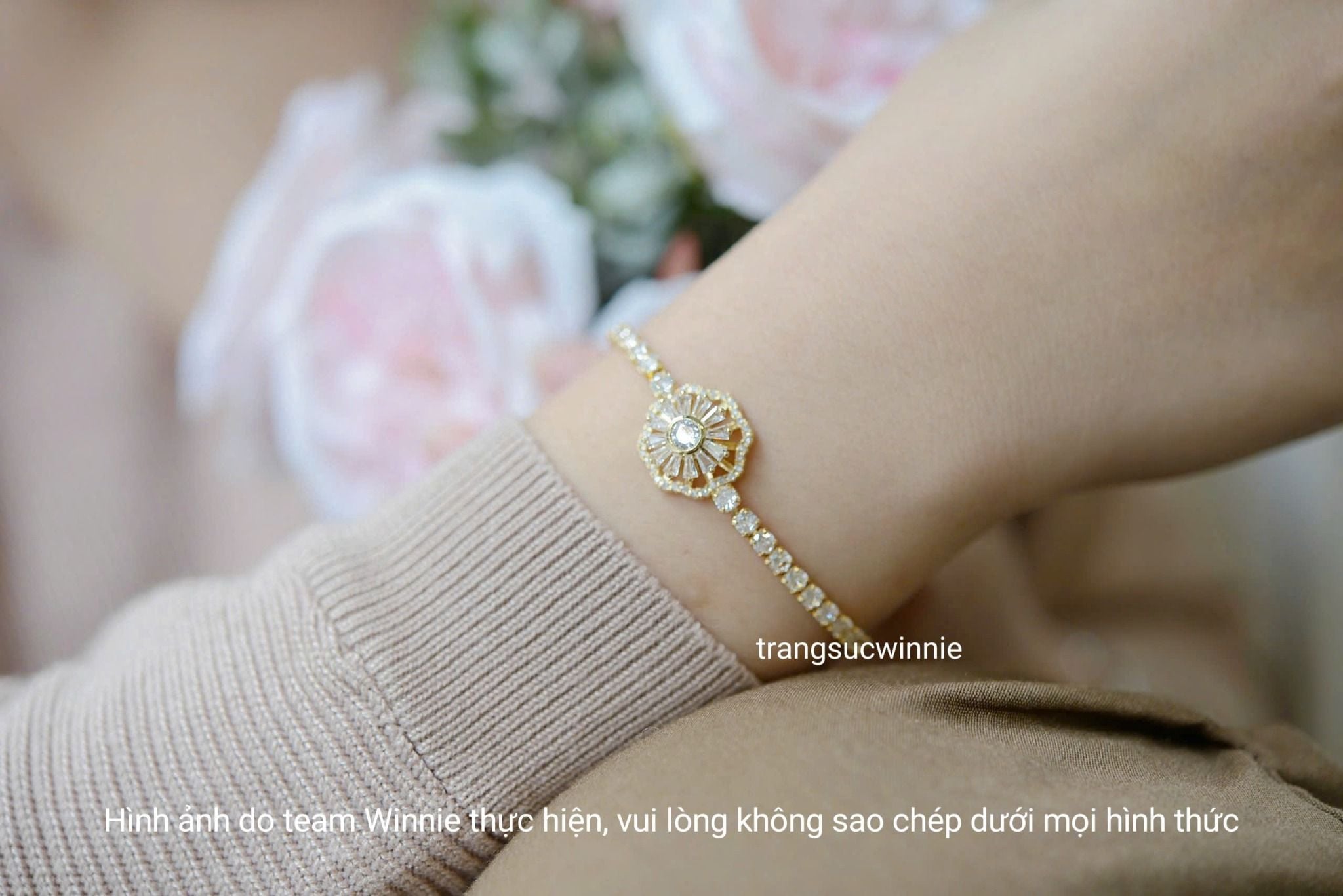  Lắc tay titan Thược dược trắng 