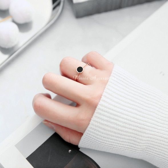  Nhẫn titan black nhỏ 